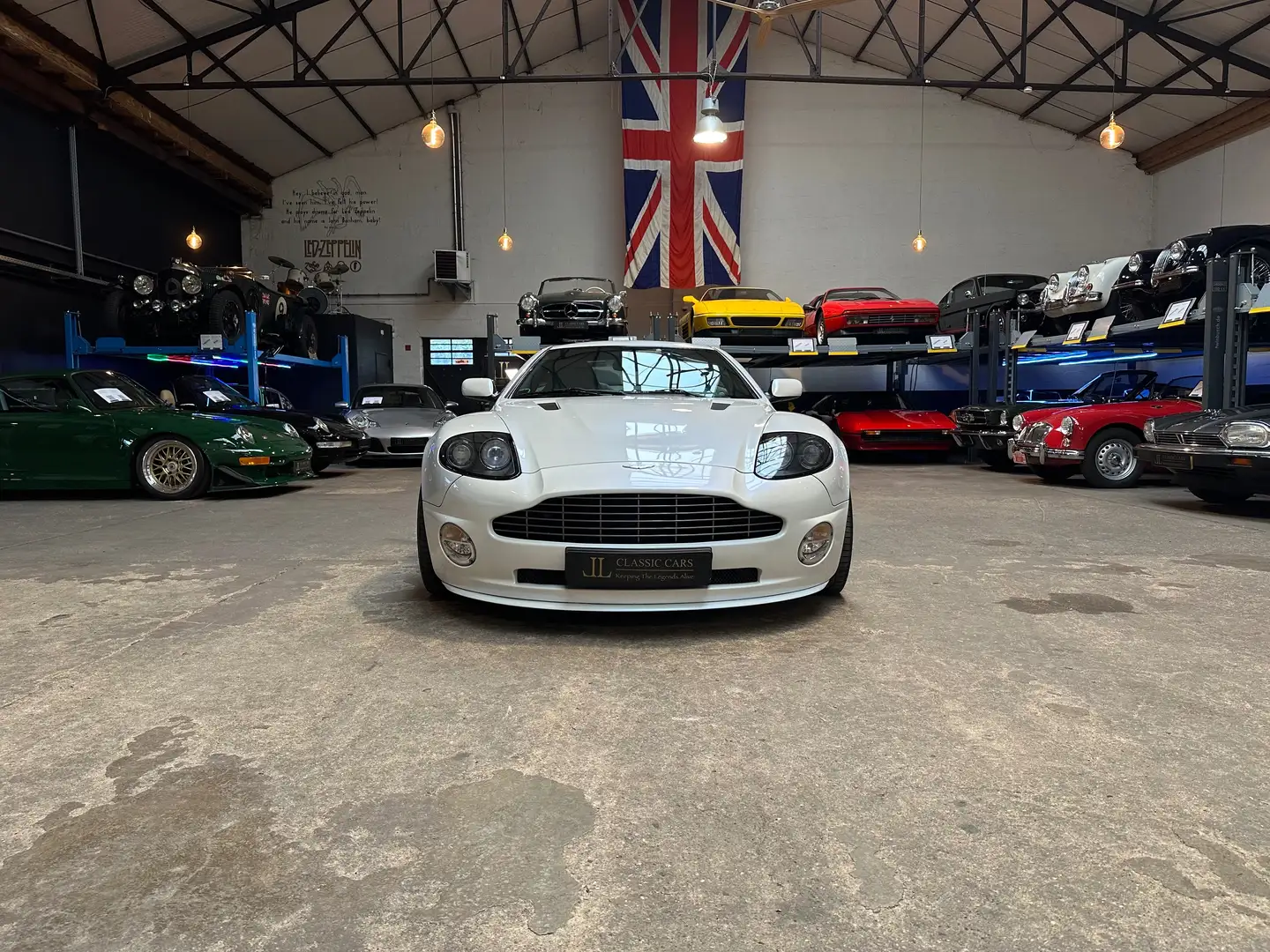 Aston Martin Vanquish S Blanc - 2