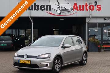 e-Golf SOH 83%, Navigatie, Climate control, Apple