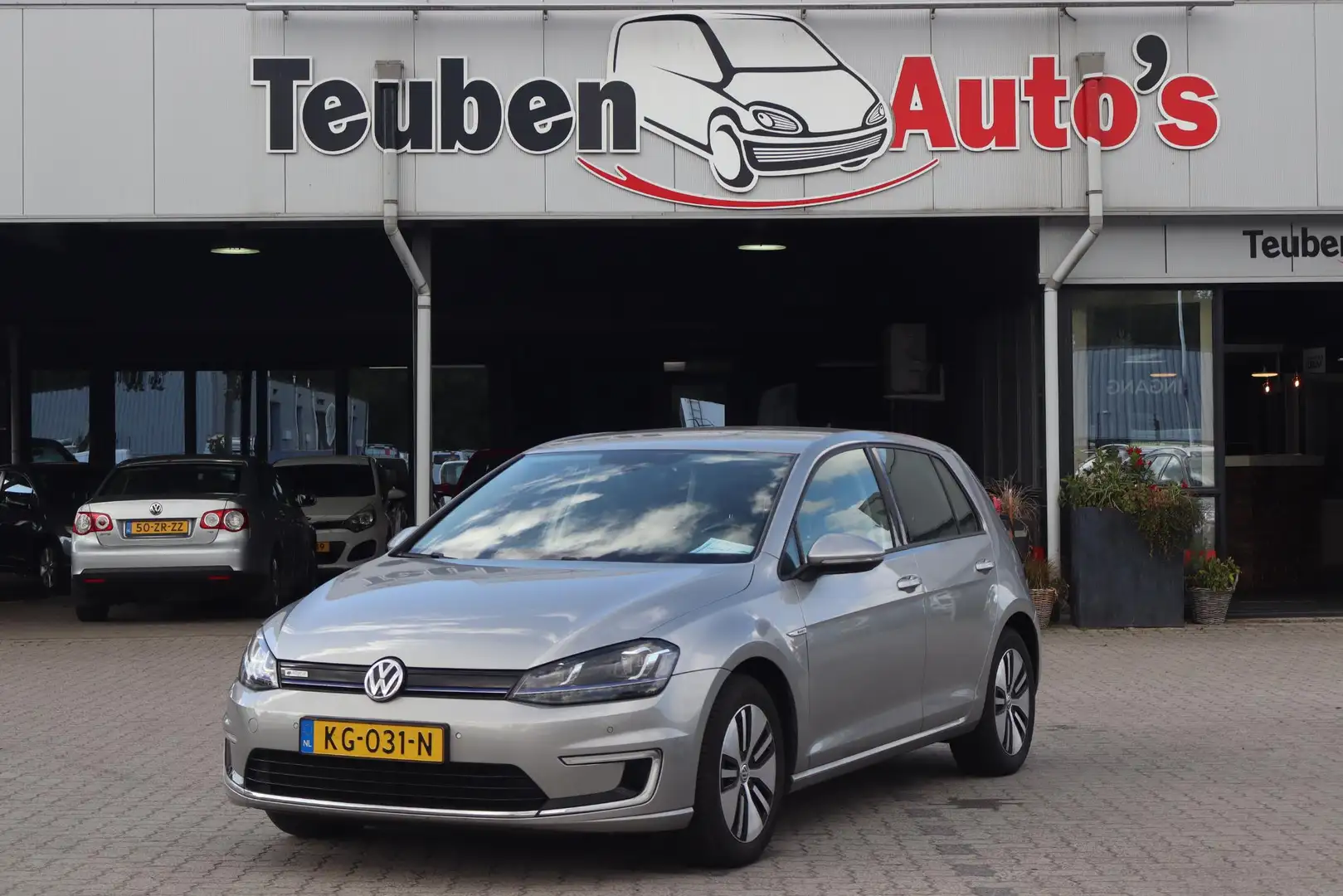Volkswagen e-Golf e-Golf SOH 83%, Cruise control, Climate control, P Gris - 1