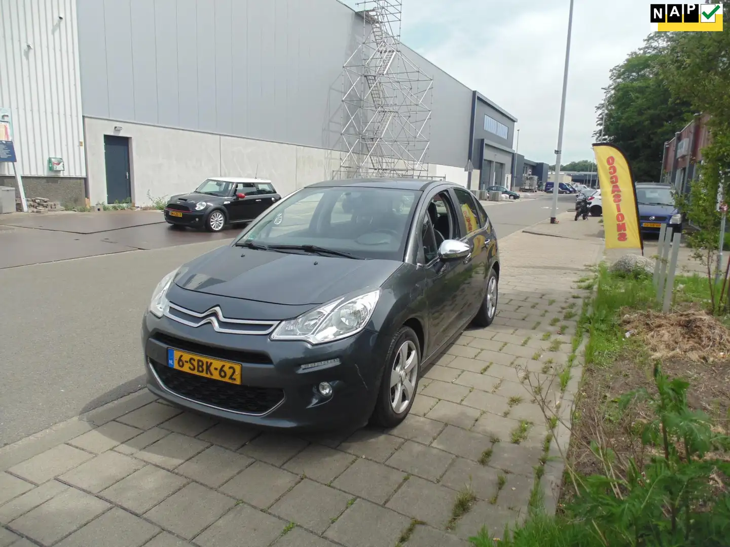 Citroen C3 1.2 VTi Collection 5 DEURS MET AIRCO TREKHAAK MOTO Grijs - 1