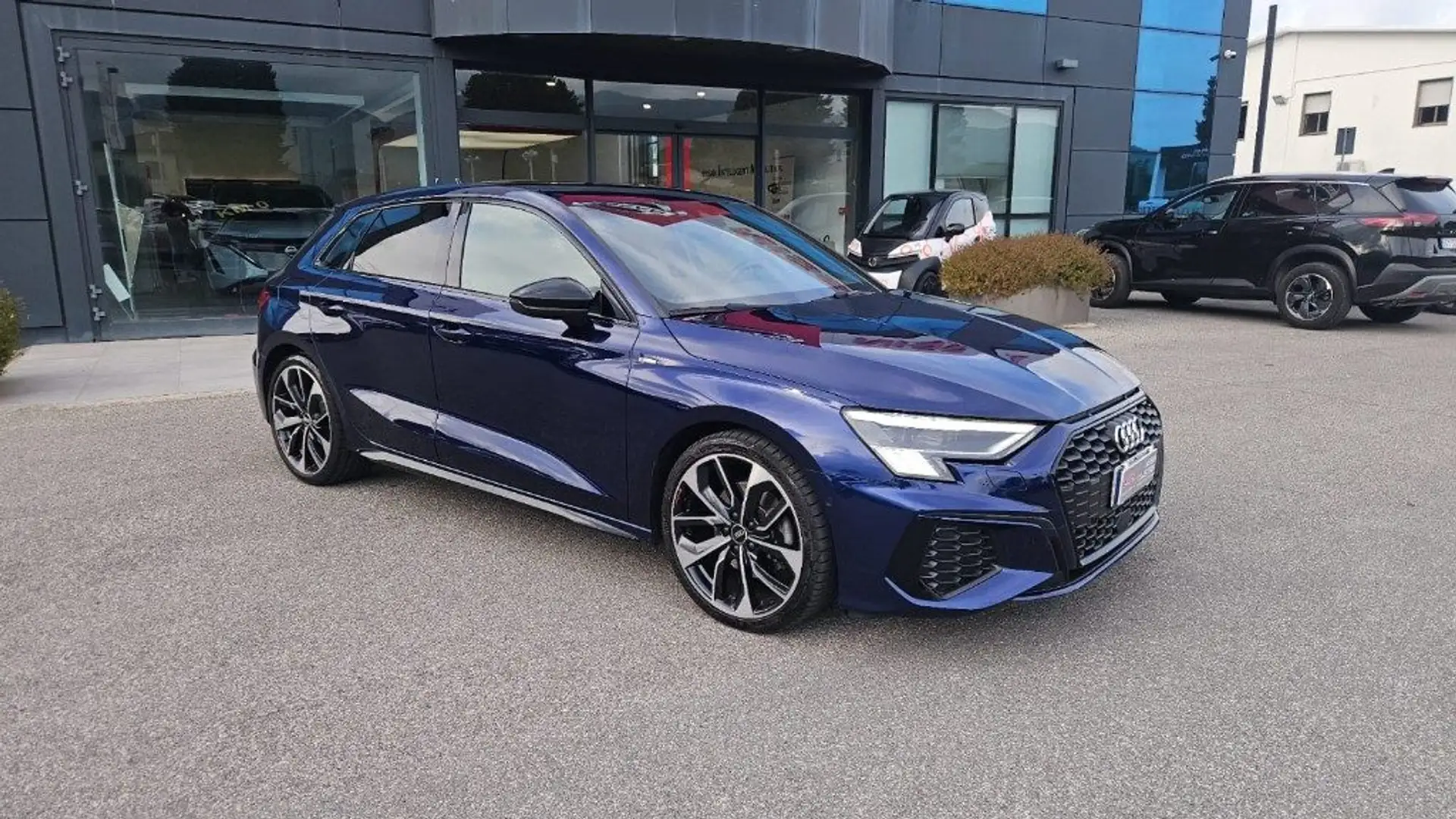 Audi A3 SPB 35 TFSI S tronic S line edition Blauw - 2