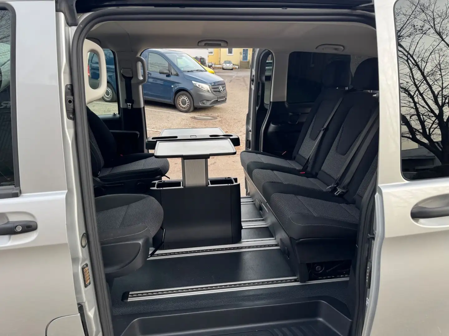 Mercedes-Benz Vito Tourer 116CDI L/LED/Liege-Pa/Tisch/STH/AHK Silber - 2