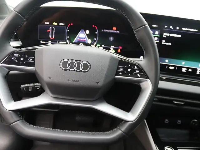 Audi A6 view 13