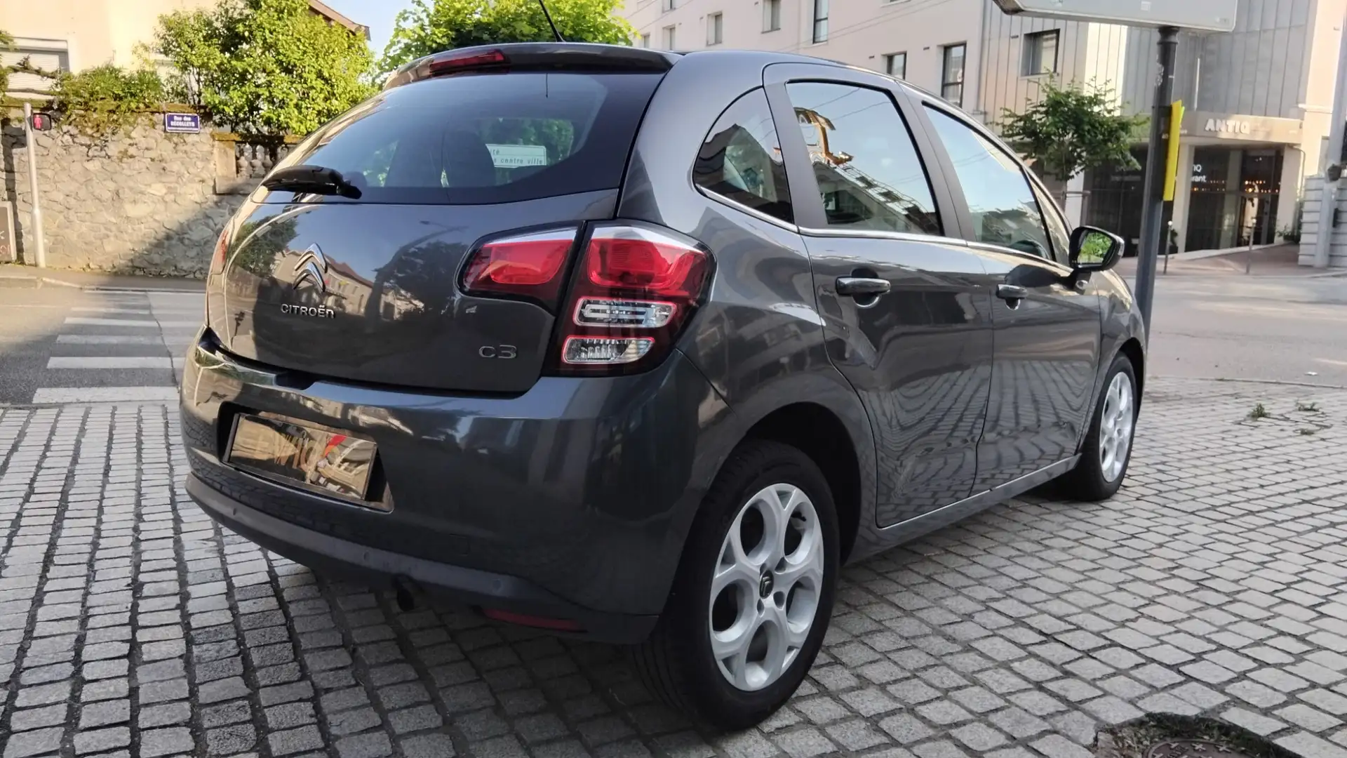 Citroen C3 GENERATION-II 1.2 80 FEEL ÉDITION // Distribution  - 2