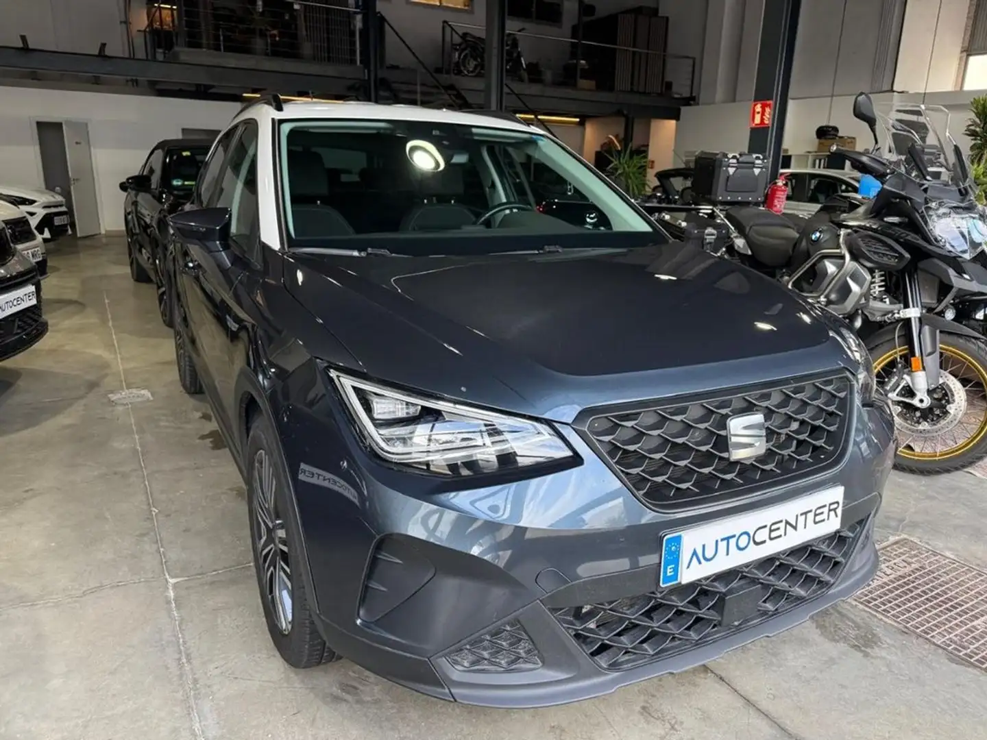 SEAT Arona 1.0 TSI 81kW 110CV Style XL Gris - 1