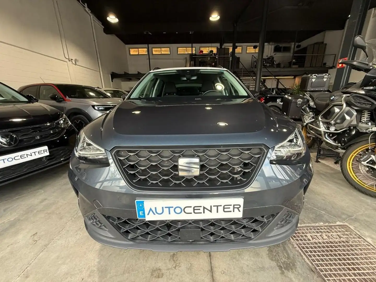 SEAT Arona 1.0 TSI 81kW 110CV Style XL Gris - 2