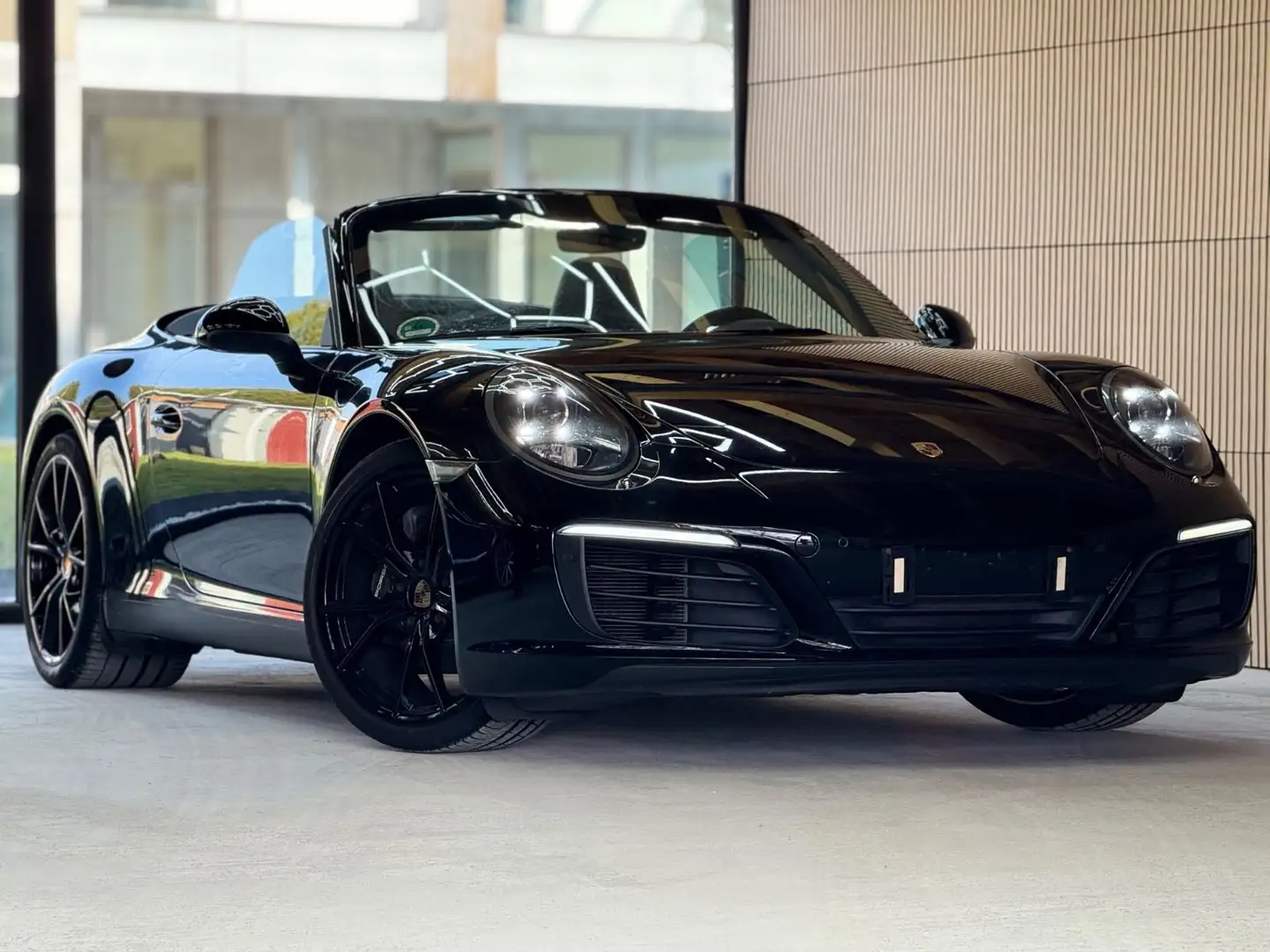 Porsche 911 Carrera Cabriolet Schwarz - 2