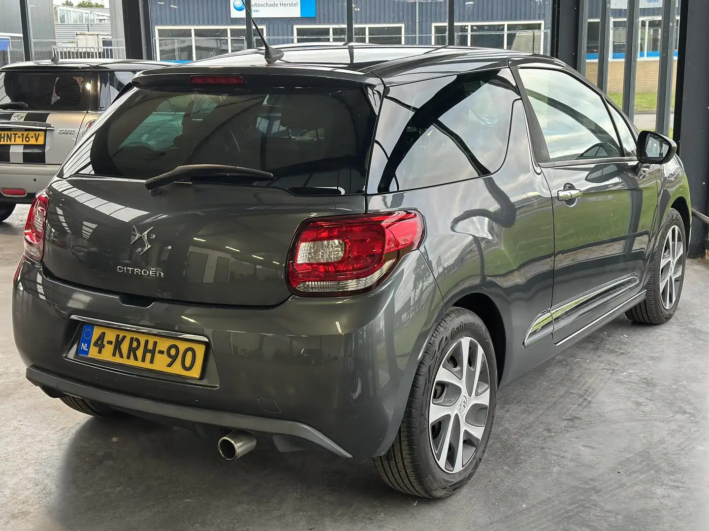 Citroen DS3 1.2 VTi So Chic|cruise|bluetooth| led| NAP| Gris - 2
