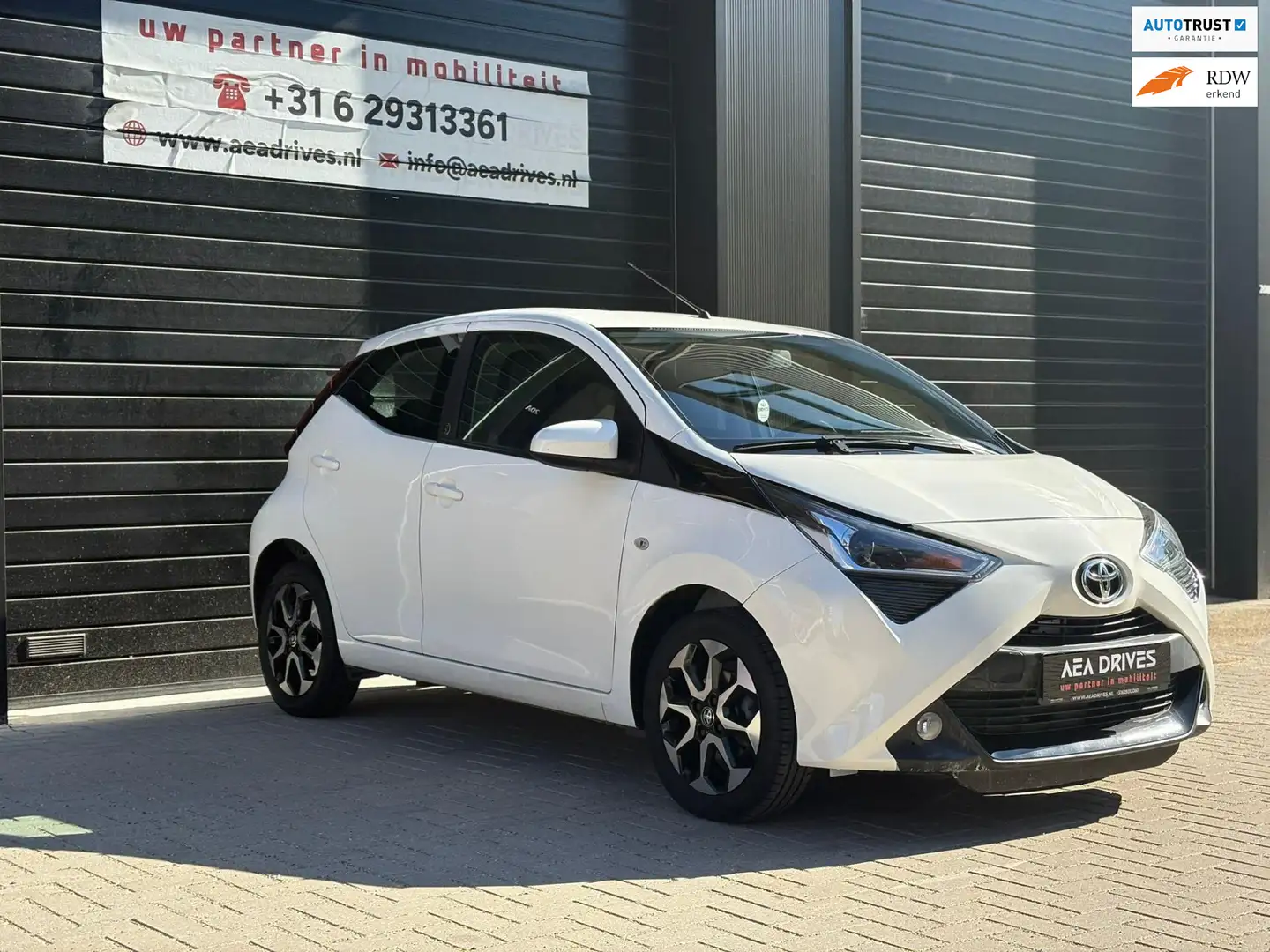 Toyota Aygo | 53.160 km | Apple CarPlay | Camera | Airco | Cru Wit - 1