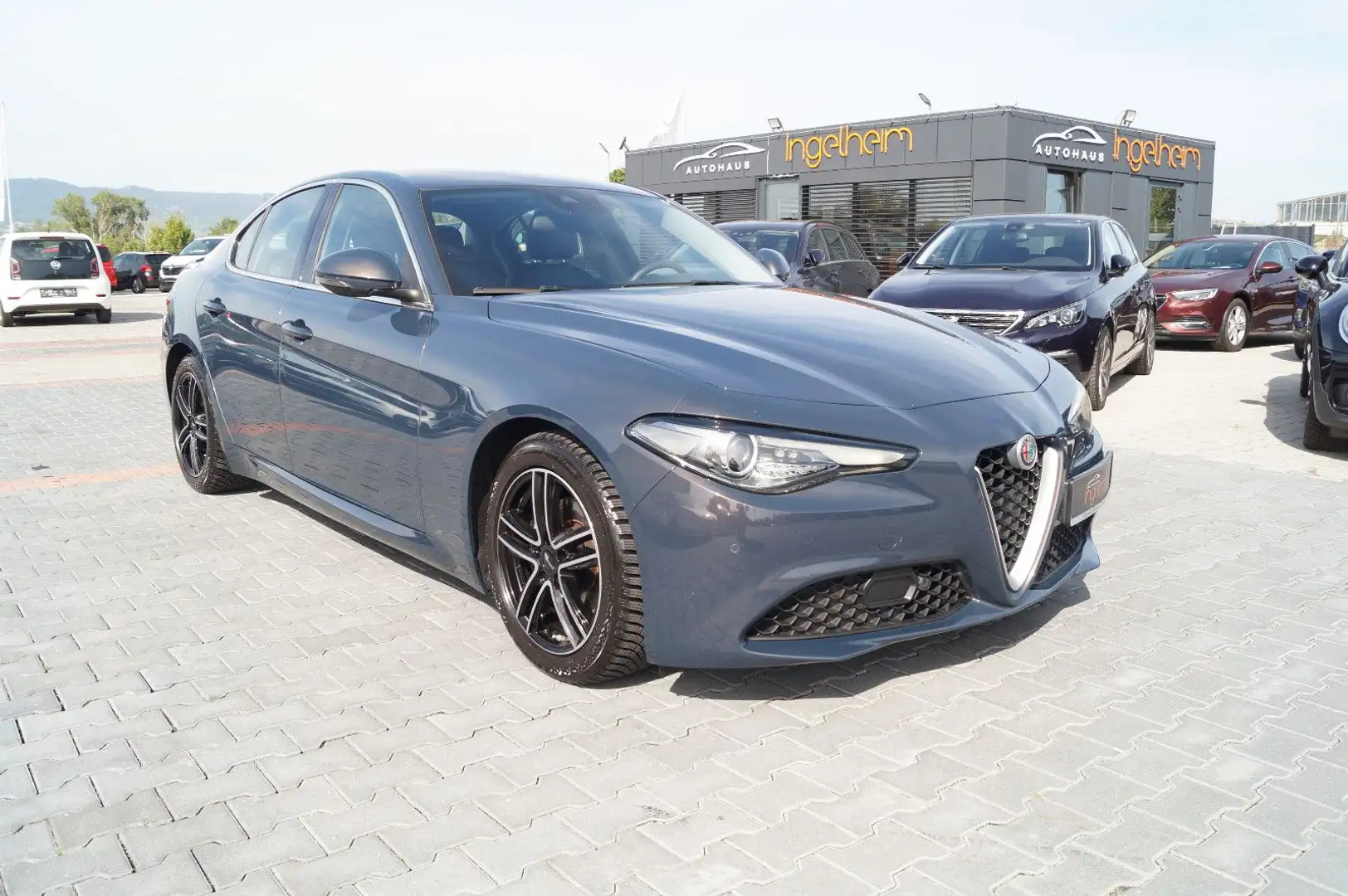 Alfa Romeo Giulia Super Klimaauto PDC Bi-Xen PDC Euro6 Grau - 1