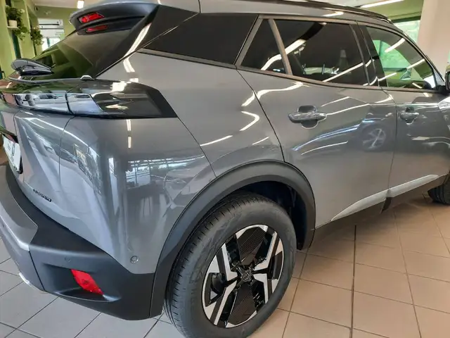 Peugeot 2008 view 8