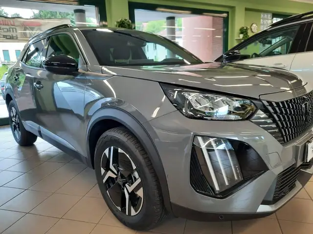 Peugeot 2008 view 2
