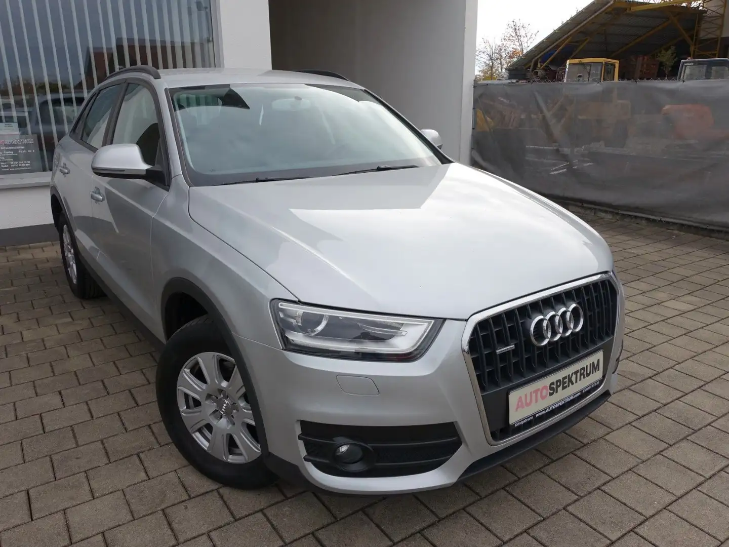 Audi Q3 2.0 TFSI quattro AUS 1. HAND Argent - 2