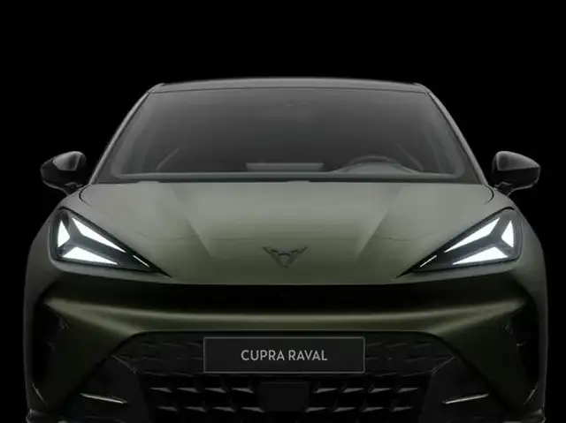 CUPRA RAVAL Dynamik Plus E 52 KW,batt. 360Cam,19Z,driveP
