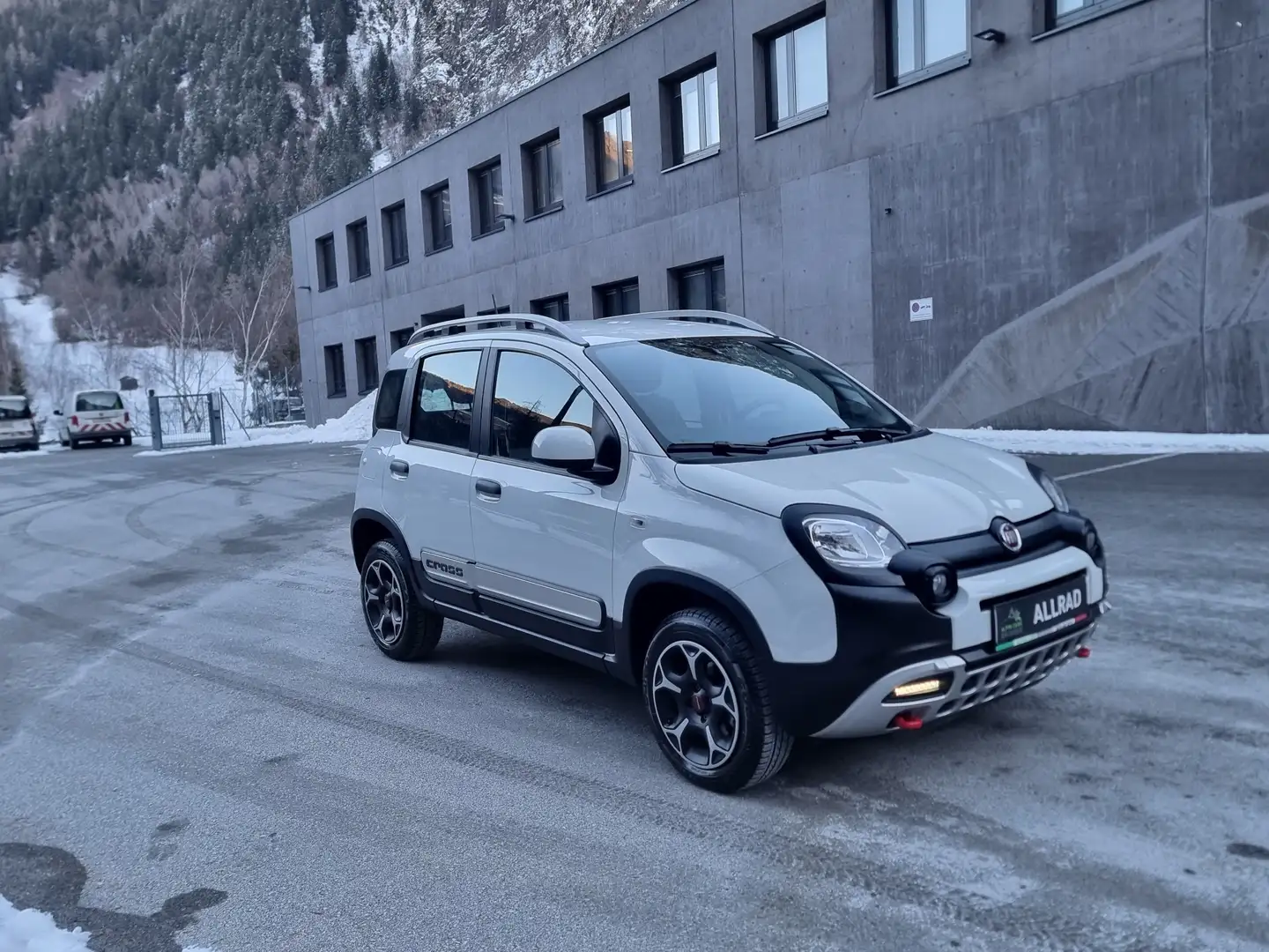 Fiat Panda Cross 4x4**NEUWERTIG**NUR 4800KM** Weiß - 2