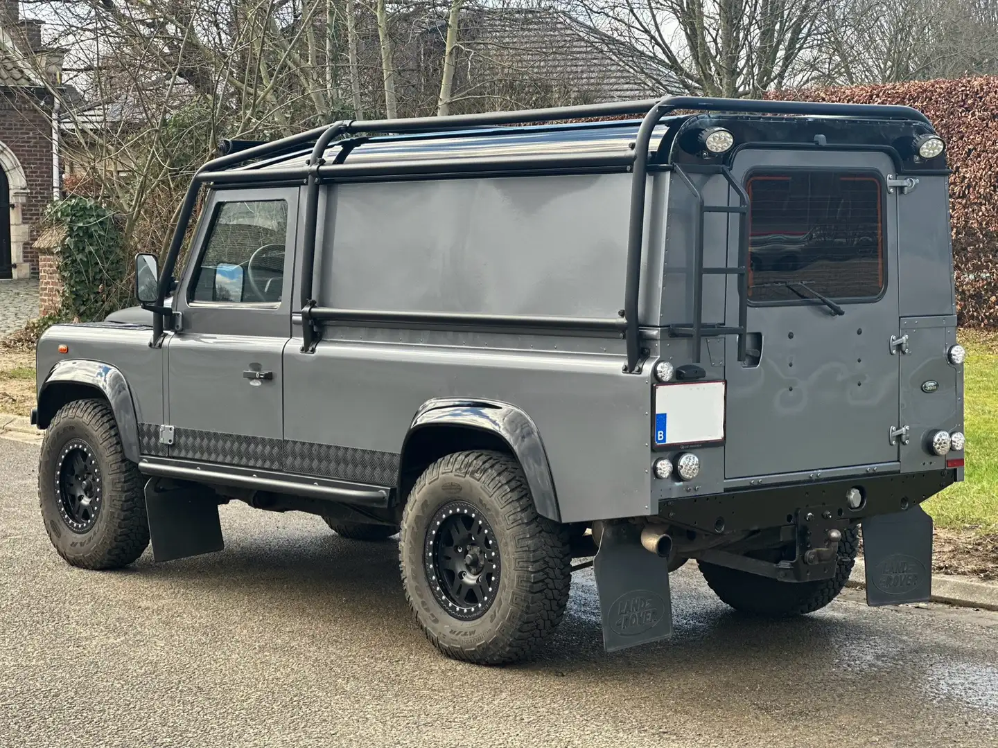 Land Rover Defender 90 Station Wagon Rough Gris - 2