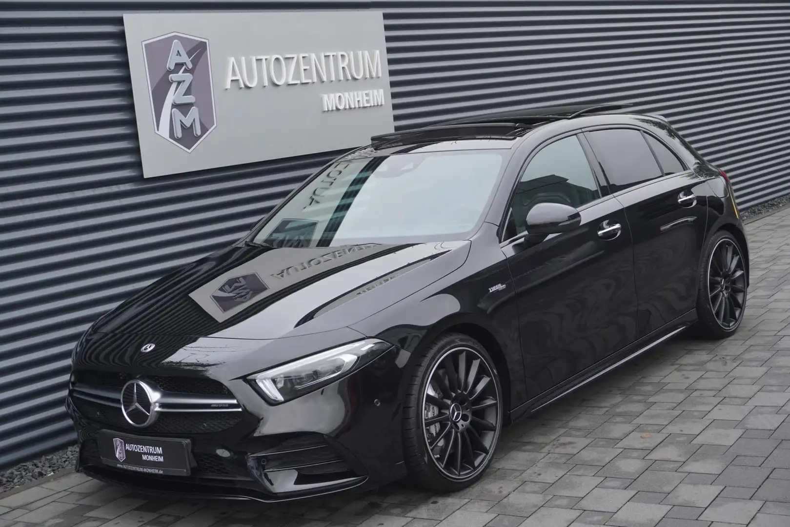 Mercedes-Benz A 35 AMG A35AMG ALLRAD|SCHALENSITZE|PANORAMA|MEMORY|NIGHT Noir - 2