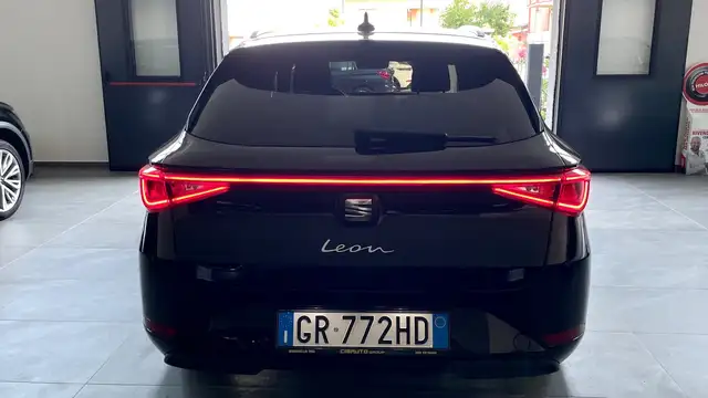 Seat Leon view 6