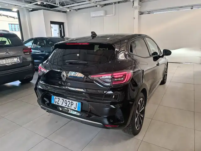 Renault Clio view 4