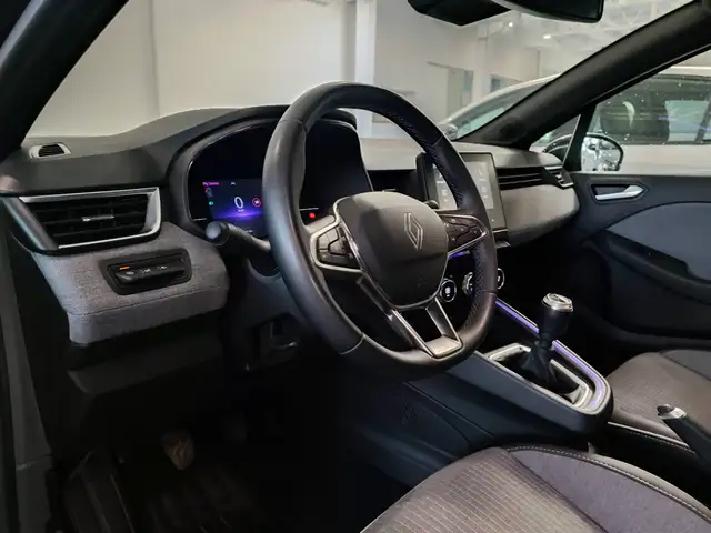Renault Clio view 5
