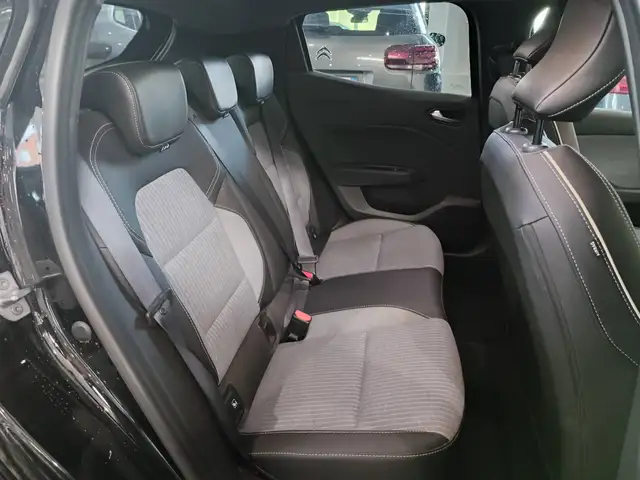 Renault Clio view 10