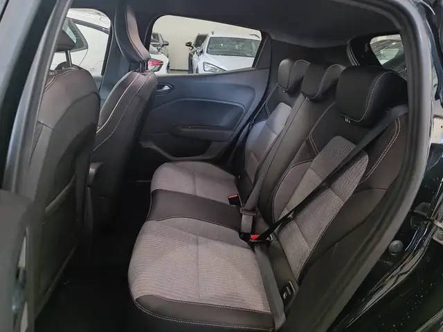 Renault Clio view 9