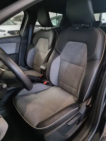 Renault Clio view 8
