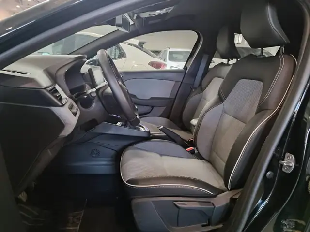 Renault Clio view 7