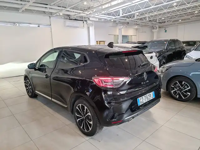 Renault Clio view 2