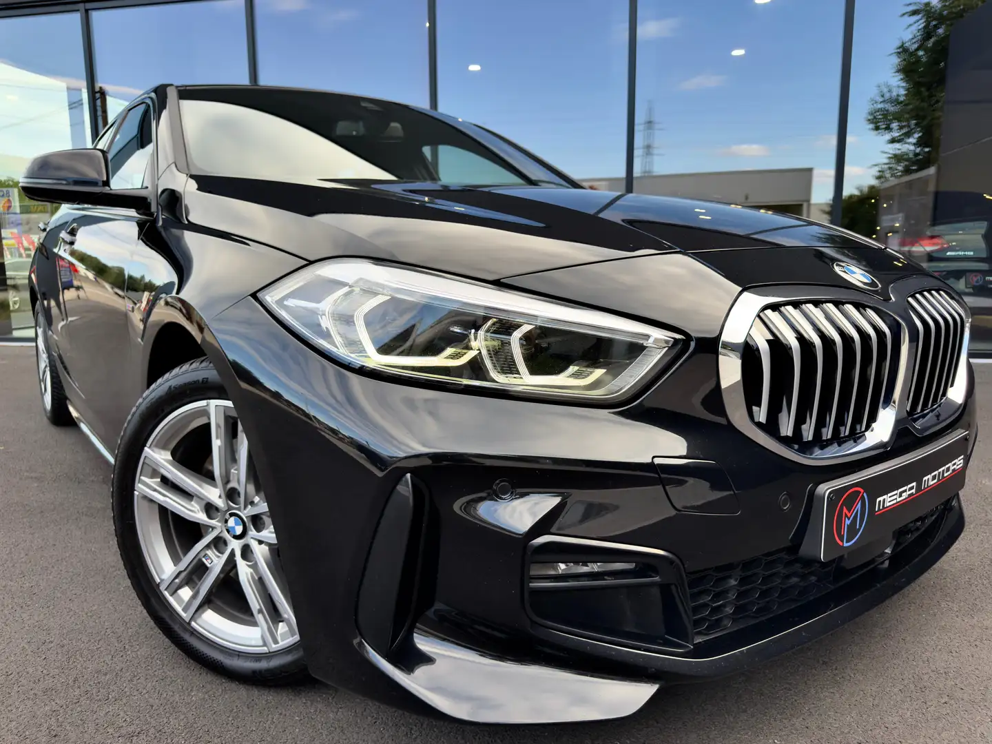 BMW 118 iA 140CV PACK M" B.AUTO NAVi CUiR CLiM CARPLAY LED Nero - 1