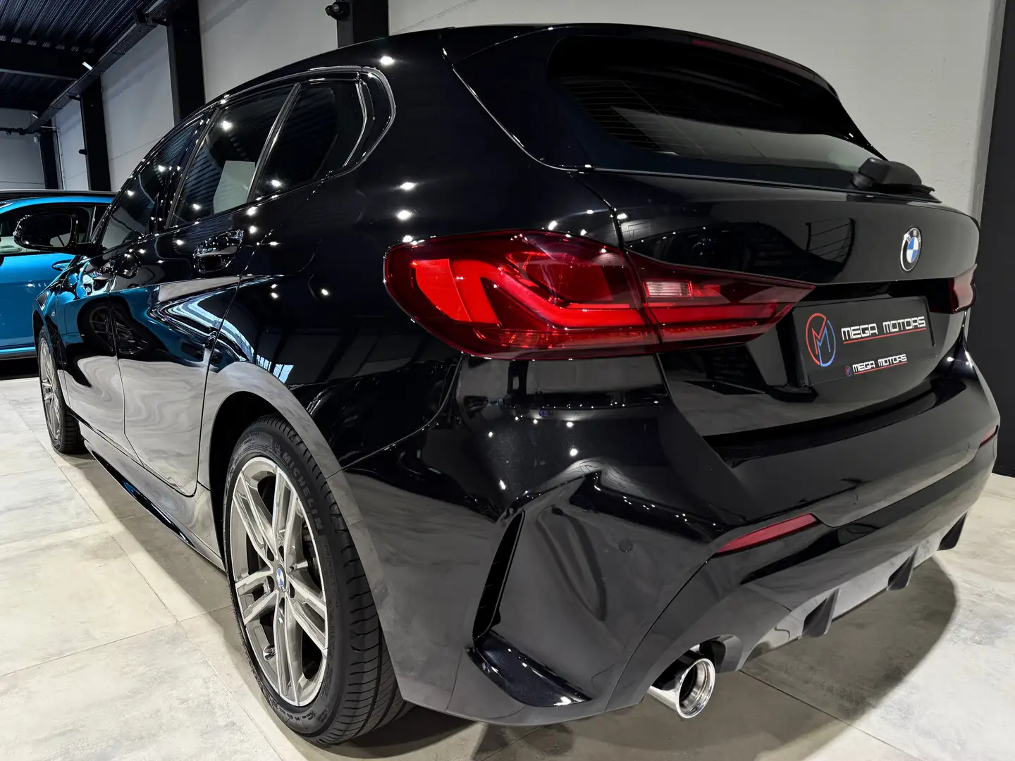 BMW 118 iA 140CV PACK M" B.AUTO NAVi CUiR CLiM CARPLAY LED Nero - 2
