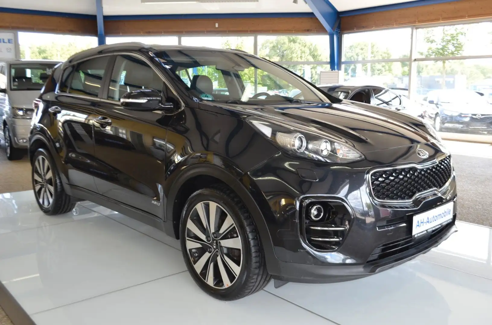 Kia Sportage Spirit 4WD XENON / NAVI / LEDER / PDC Zwart - 2