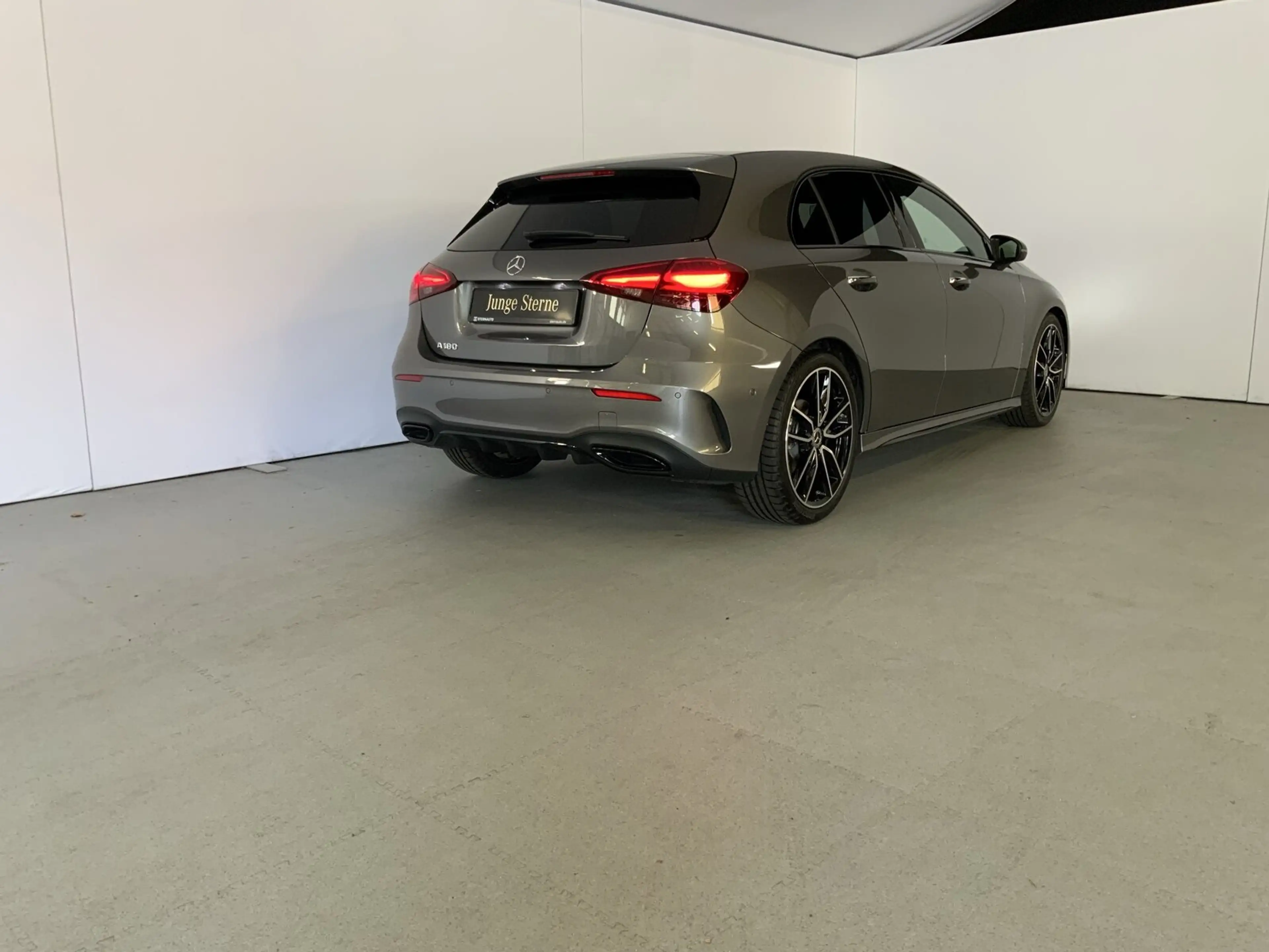 Mercedes-Benz A 180 A 180 AMG Special Edition Pano-Dach Night Sound — photo 5