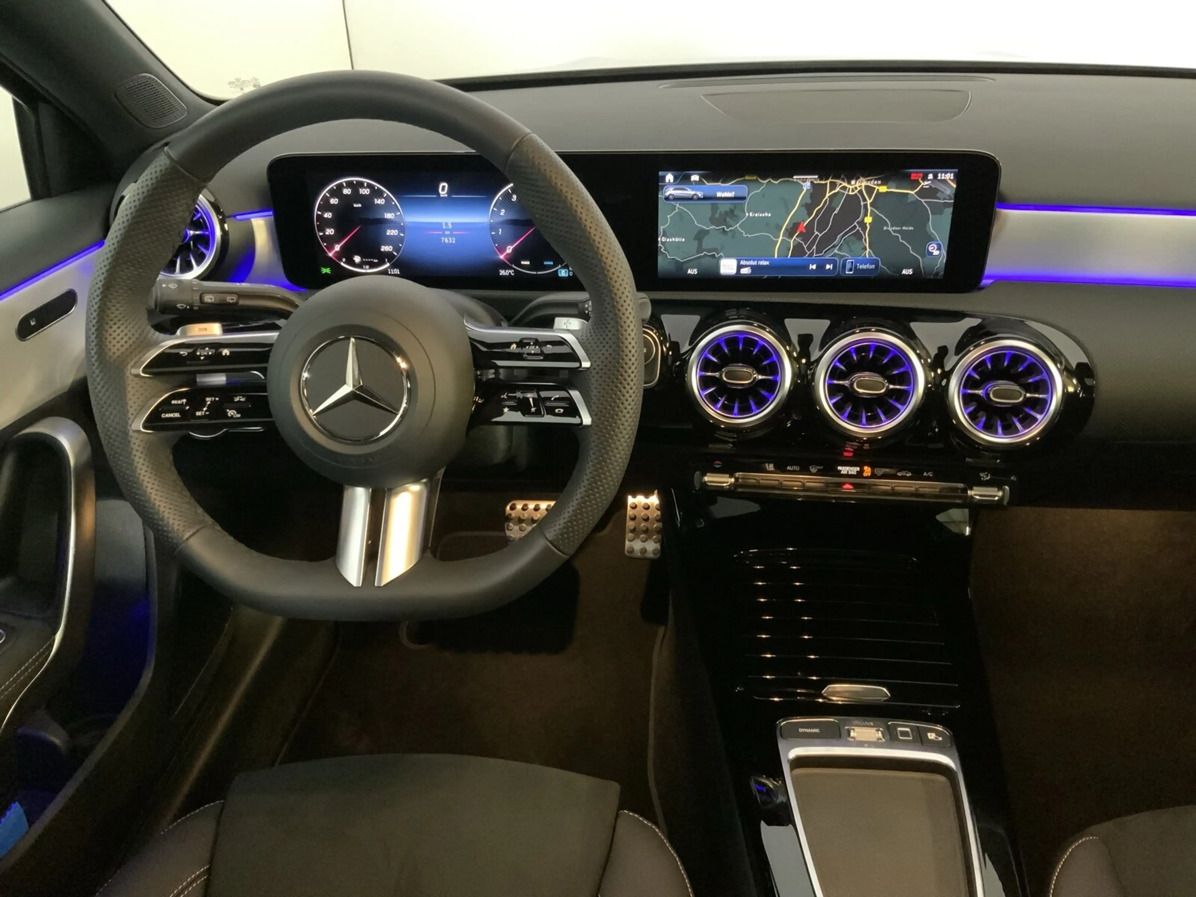 Mercedes-Benz A 180 A 180 AMG Special Edition Pano-Dach Night Sound — photo 9