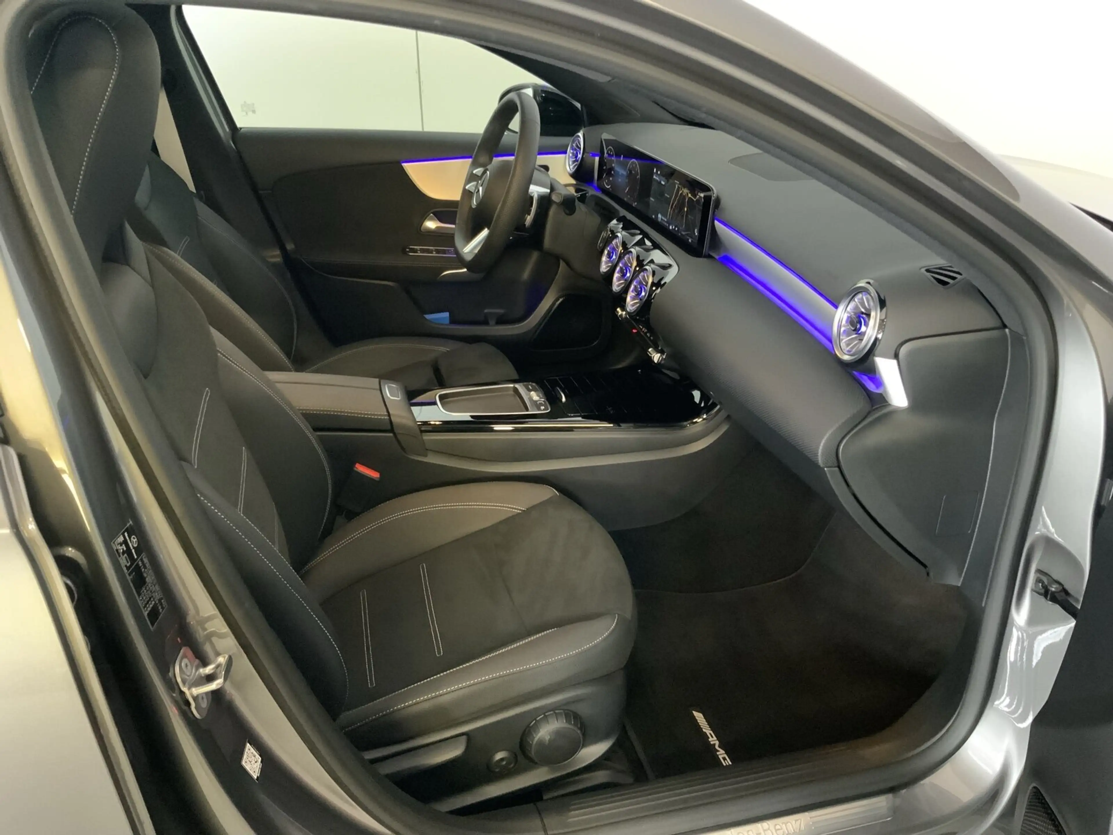 Mercedes-Benz A 180 A 180 AMG Special Edition Pano-Dach Night Sound — photo 15