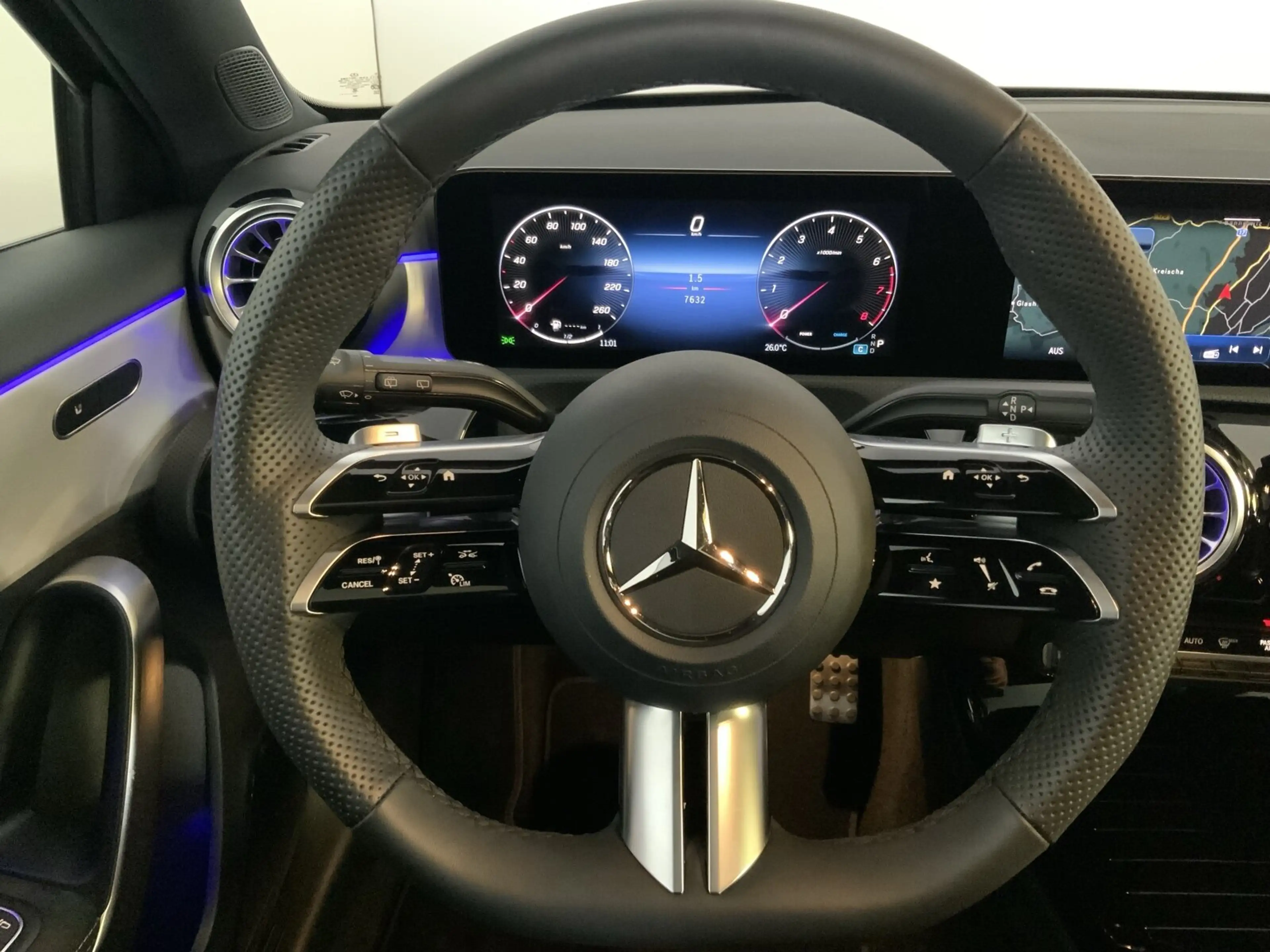 Mercedes-Benz A 180 A 180 AMG Special Edition Pano-Dach Night Sound — photo 10