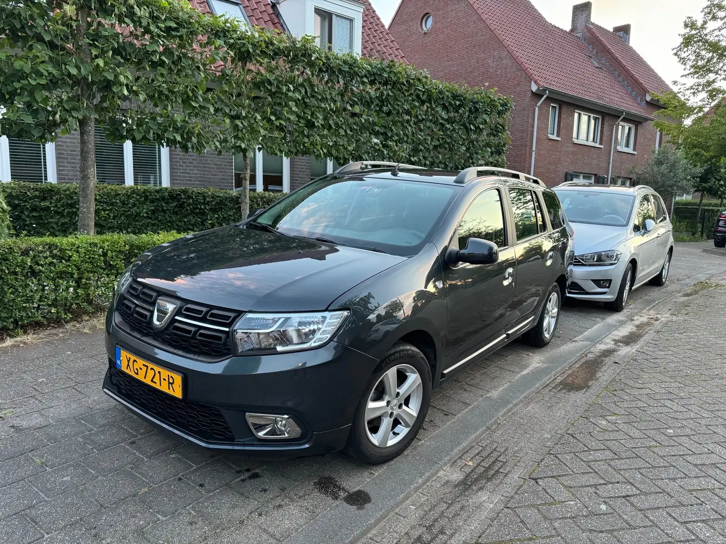 Dacia Logan Logan 0.9 TCe SL Royaal Grijs - 1