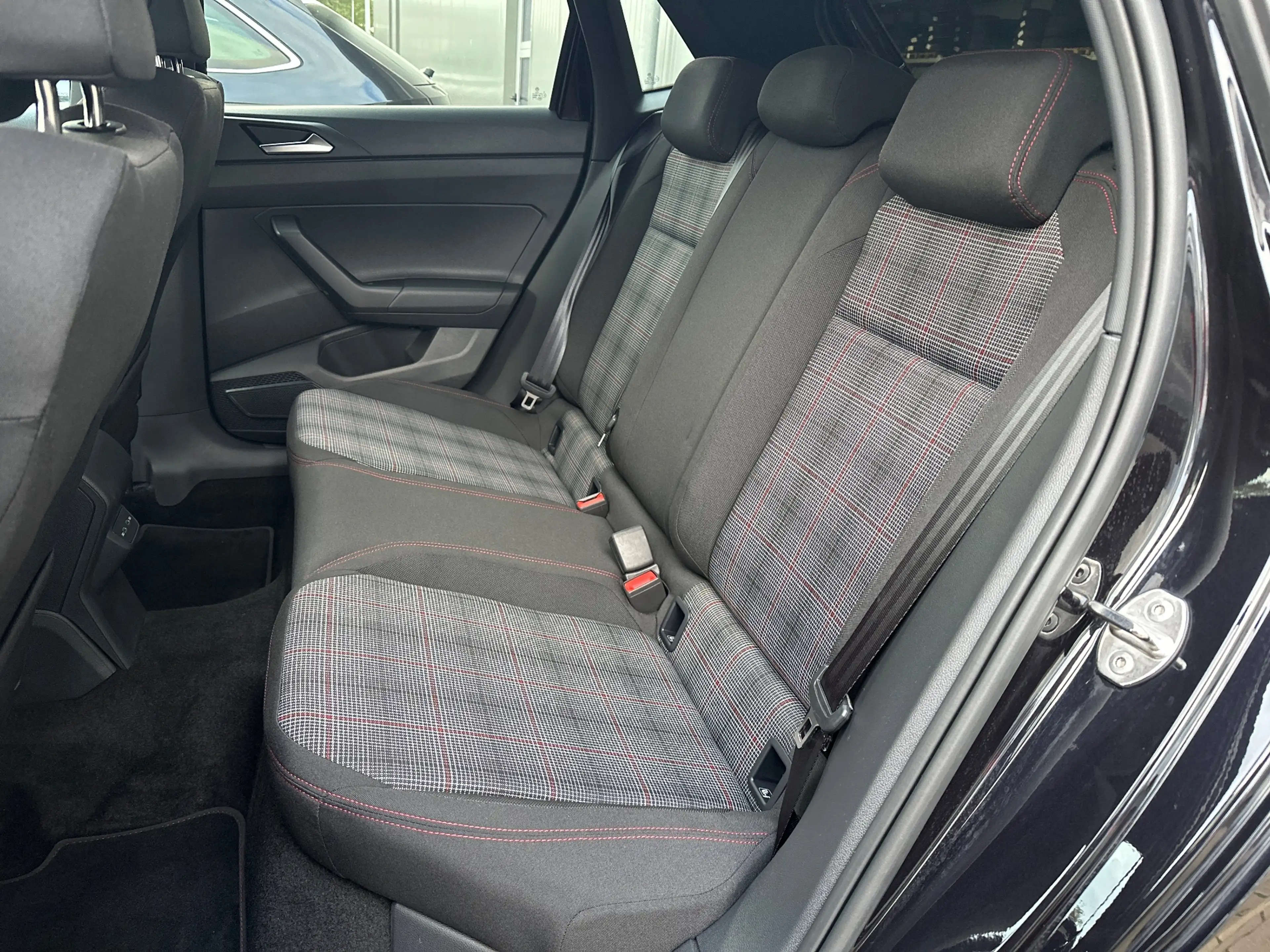 Volkswagen Polo GTI 2.0 TSI DSG NAV+LED+SHZ+IQ-DRIVE+ACC+PLA+1HD — photo 11