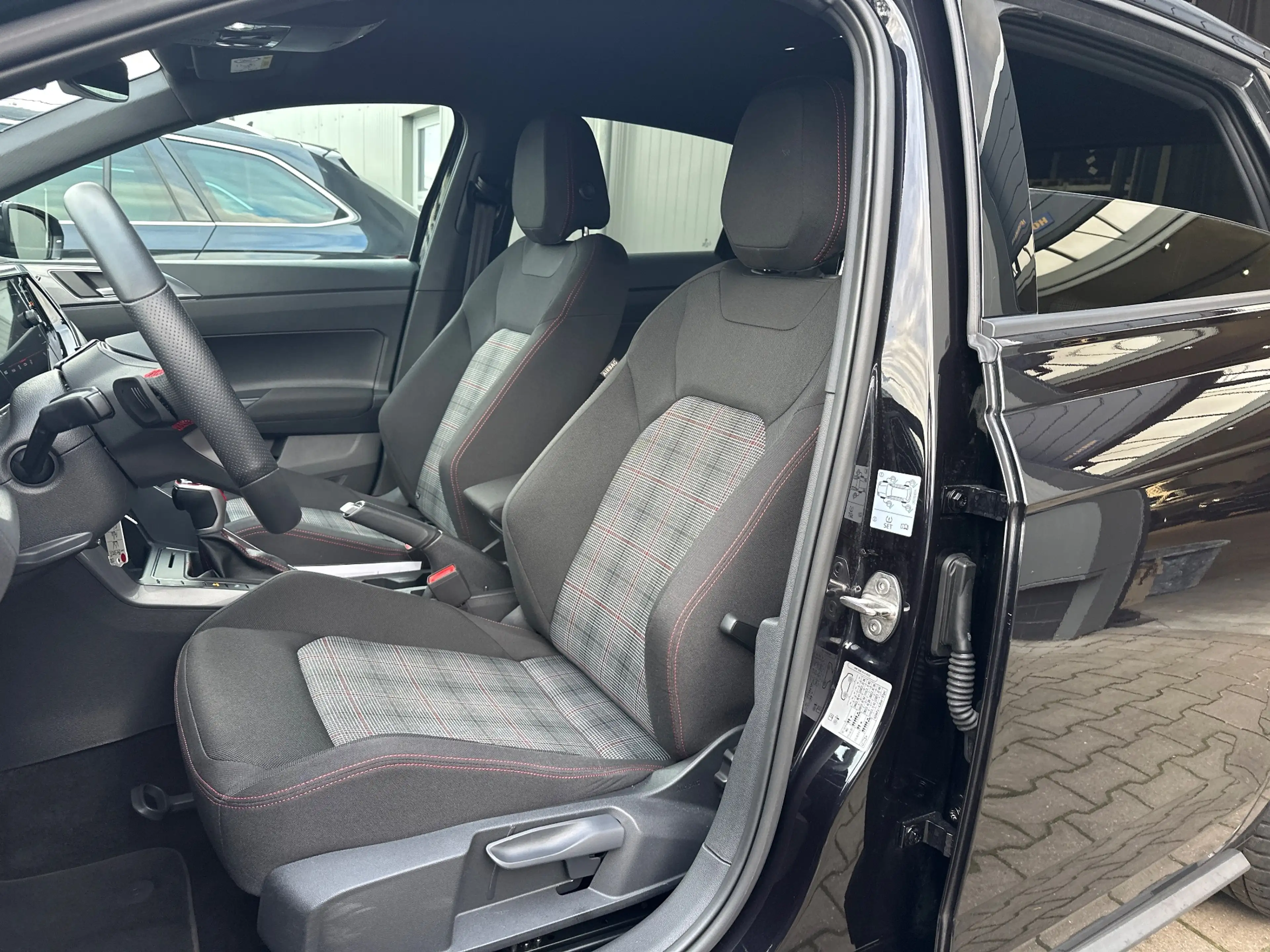 Volkswagen Polo GTI 2.0 TSI DSG NAV+LED+SHZ+IQ-DRIVE+ACC+PLA+1HD — photo 10