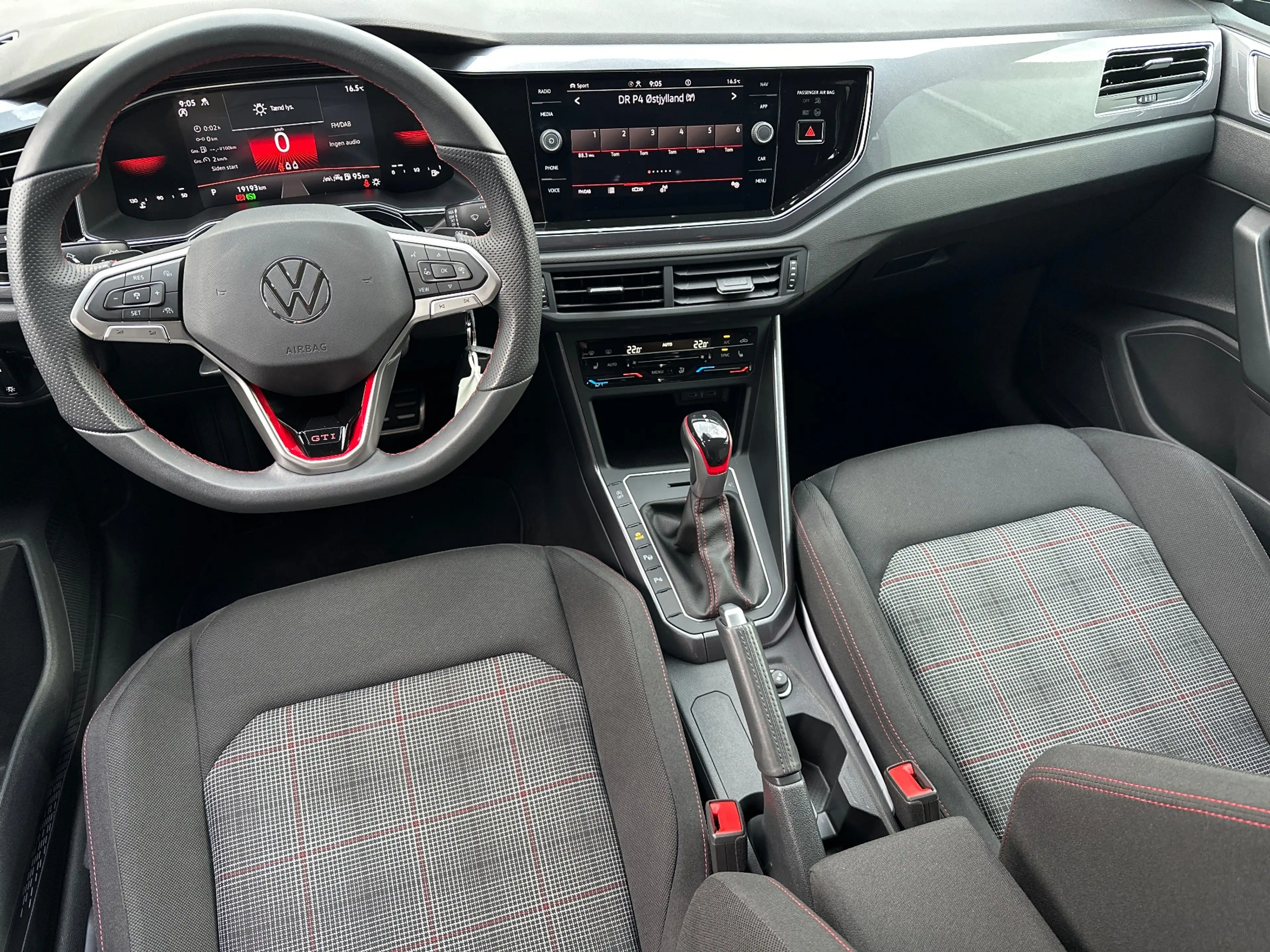Volkswagen Polo GTI 2.0 TSI DSG NAV+LED+SHZ+IQ-DRIVE+ACC+PLA+1HD — photo 12