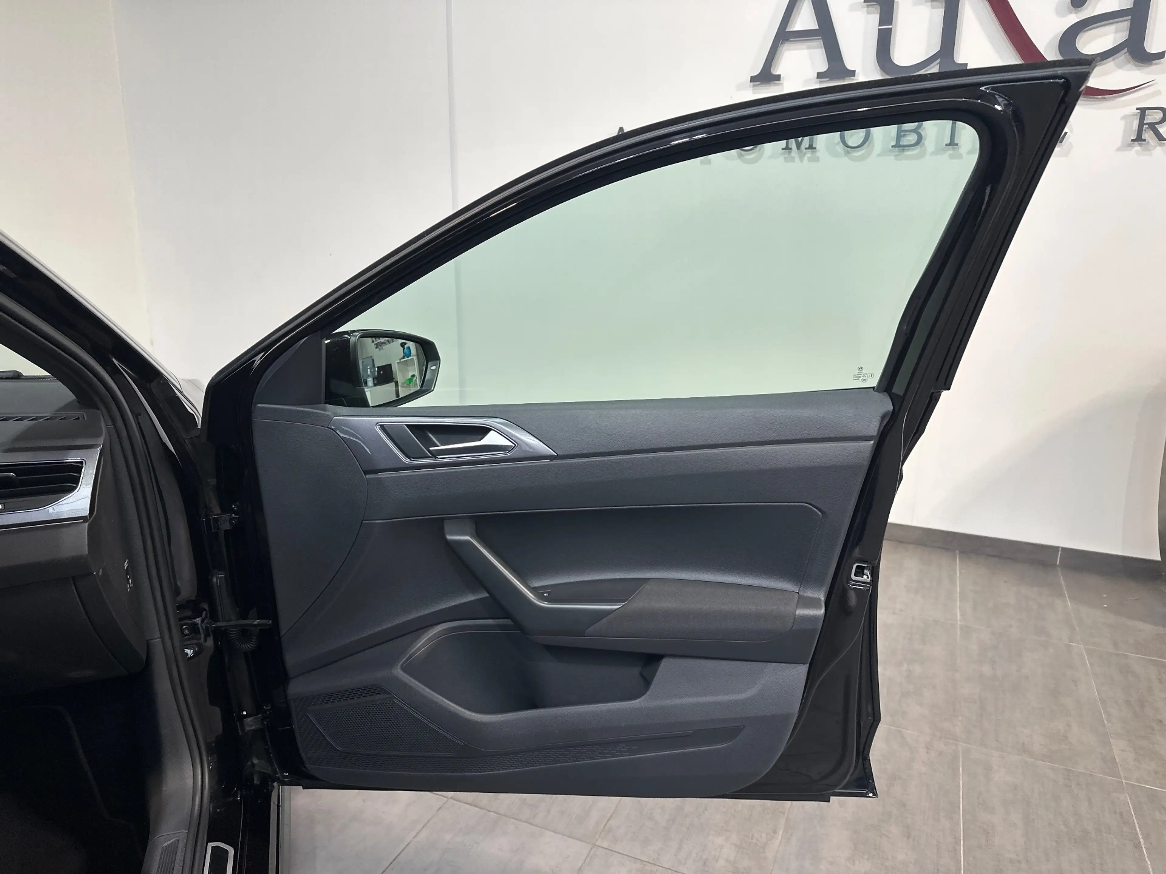 Volkswagen Polo GTI 2.0 TSI DSG NAV+LED+SHZ+IQ-DRIVE+ACC+PLA+1HD — photo 7