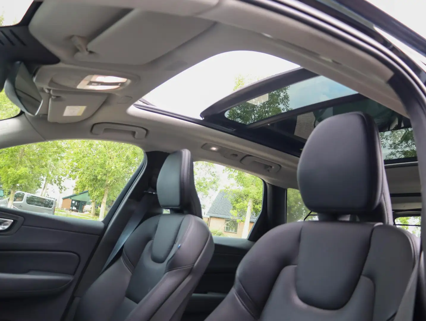 Volvo XC60 T6 AWD Inscription 350 PK | ACC | Panodak | 19 inc Noir - 2