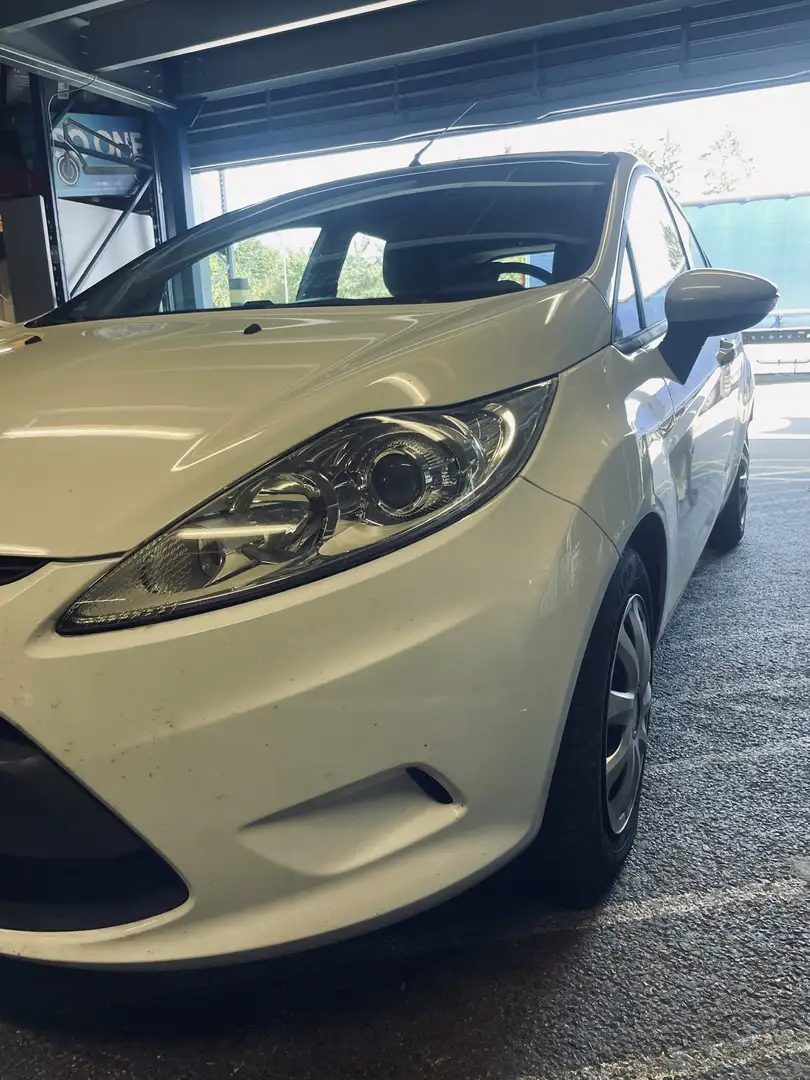 Ford Fiesta Trend Weiß - 2