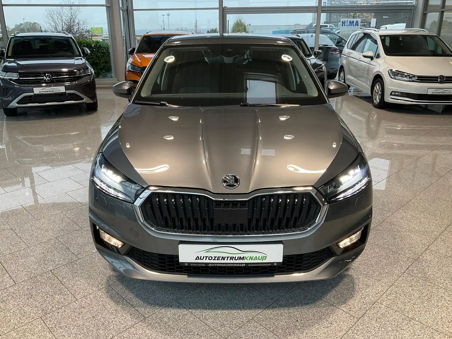 Skoda Fabia 1.0TSI Selection DSG LED Climatronic ACC SmartLink Grijs - 2