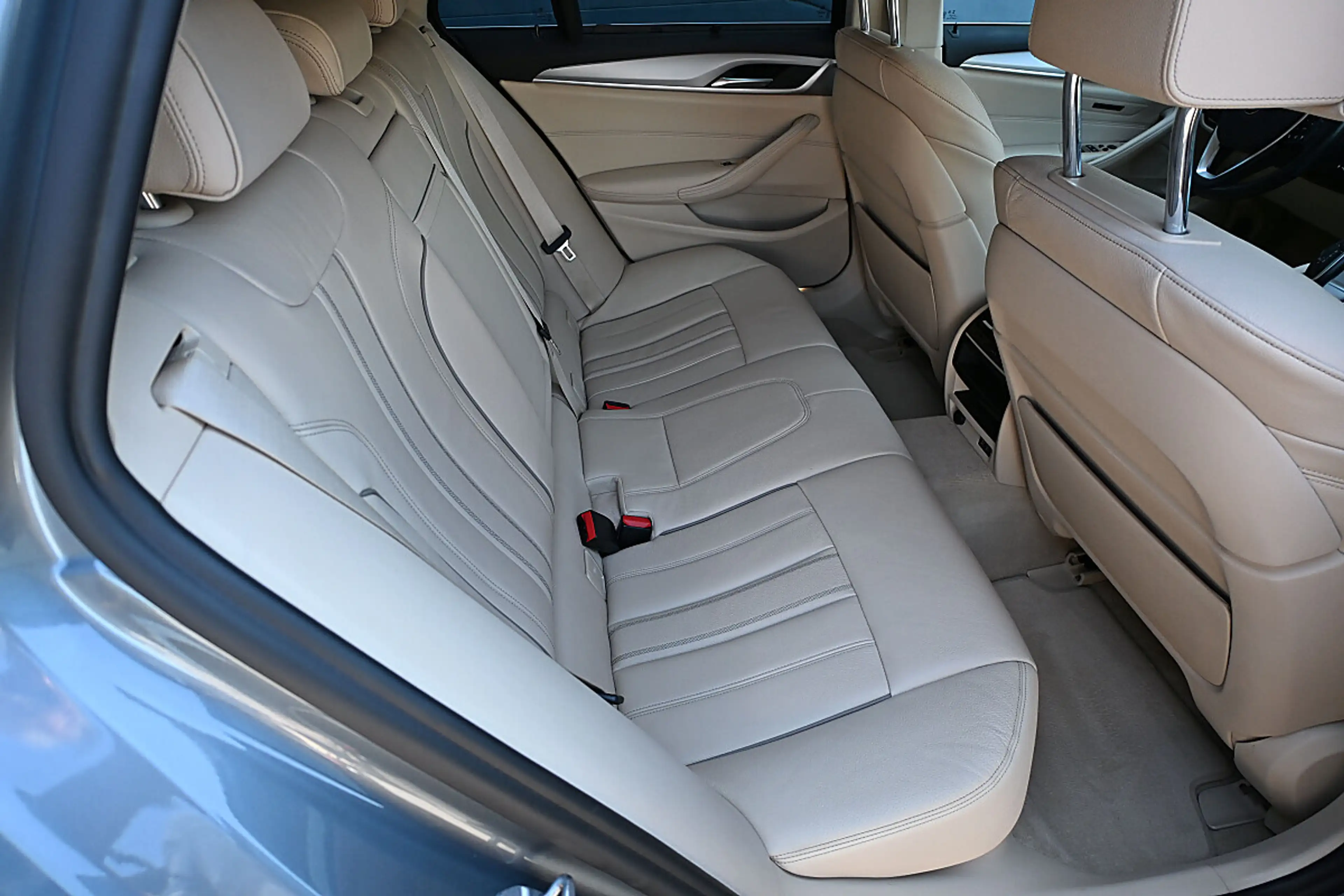 BMW 520 d xDrive Touring Aut. AHK, 360 CAM, HeadUp, Kom... — photo 11