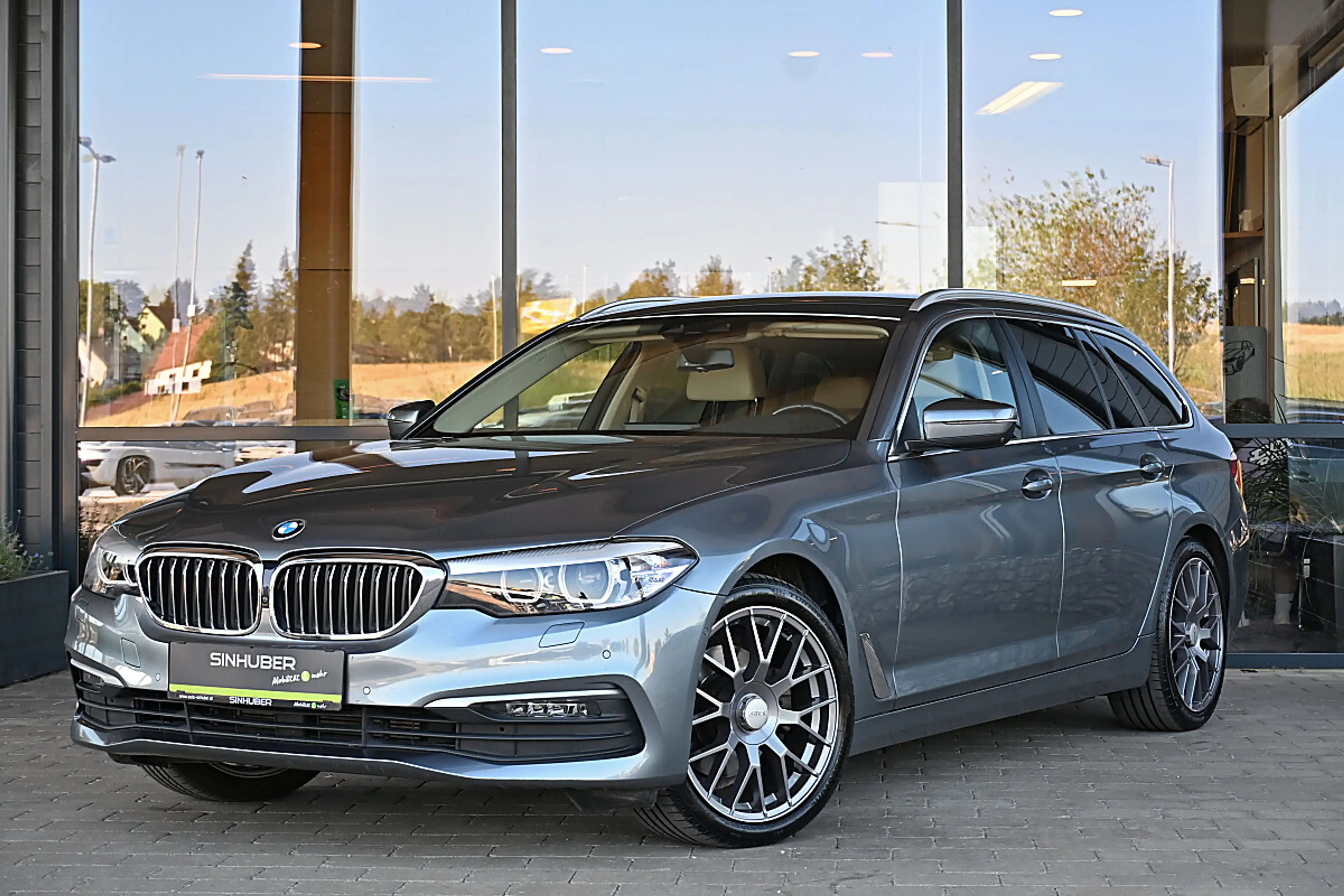 BMW 520 d xDrive Touring Aut. AHK, 360 CAM, HeadUp, Kom...