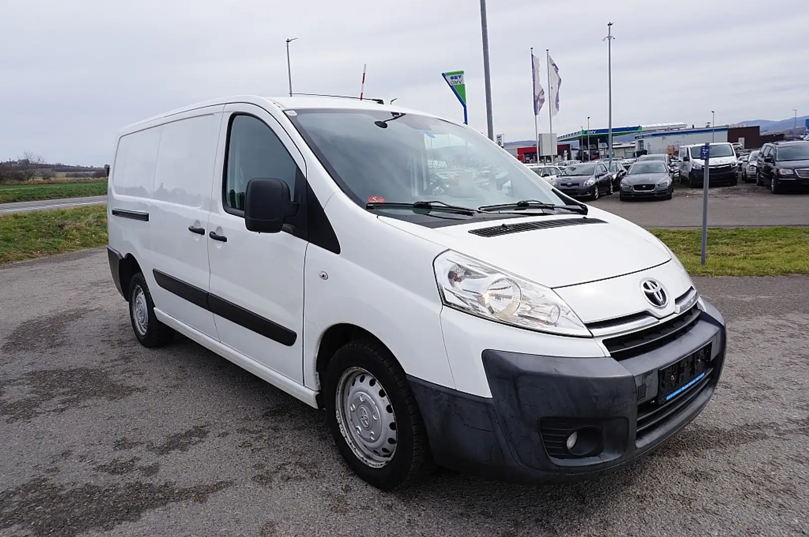 Toyota Proace Pro Ace 2,0 D-4D 130 L2H1 Weiß - 2