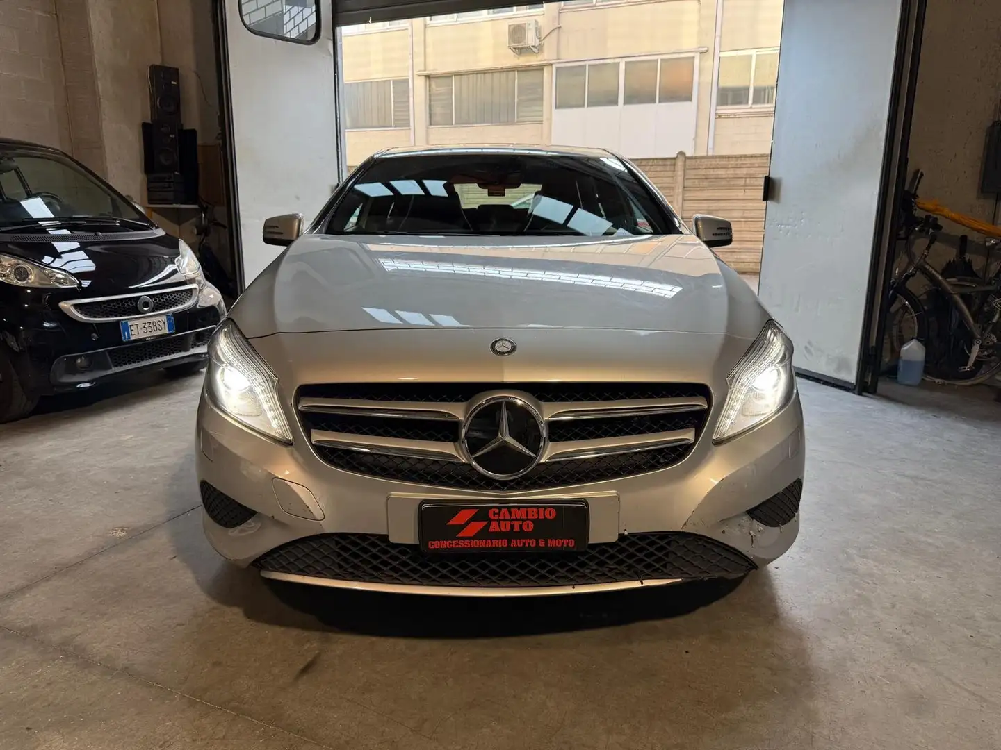Mercedes-Benz A 180 Classe A - W176 cdi (be) Premium auto Gris - 2