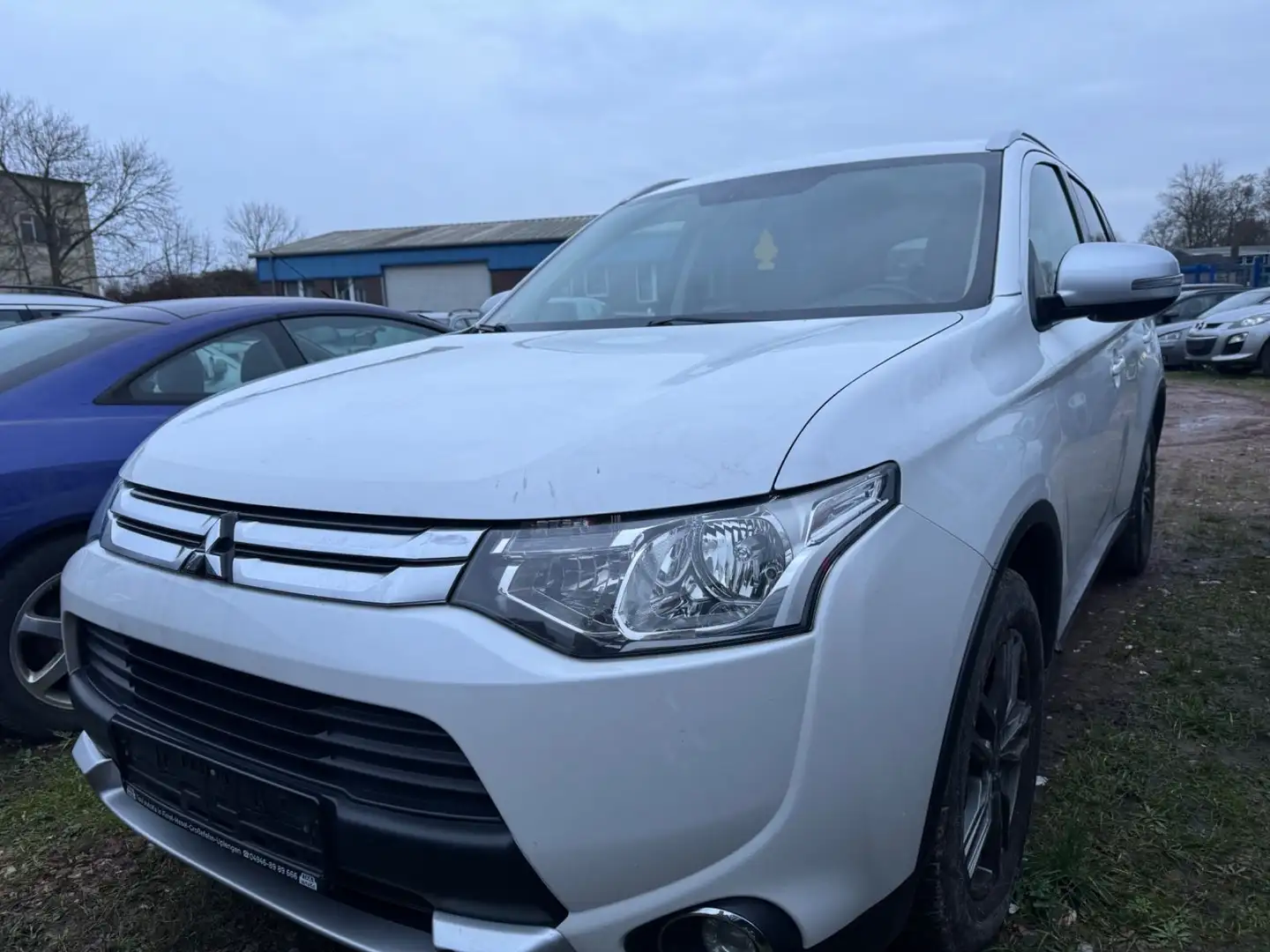 Mitsubishi Outlander Diamant Edition 4WD Weiß - 2