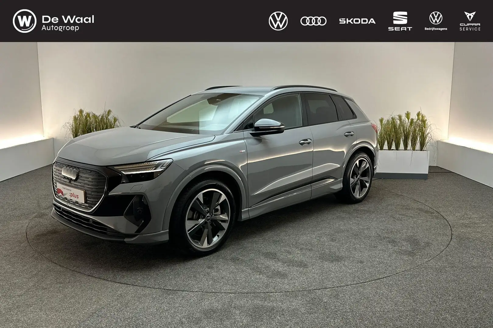 Audi Q4 e-tron 45 286pk S tronic S Edition 82 kWh | S line, 20" L Grijs - 1